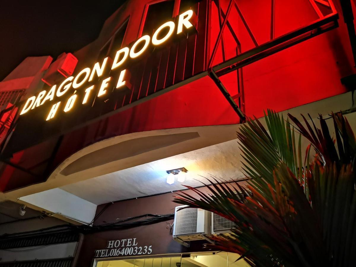 Dragon Door Hotel Sitiawan Exterior photo