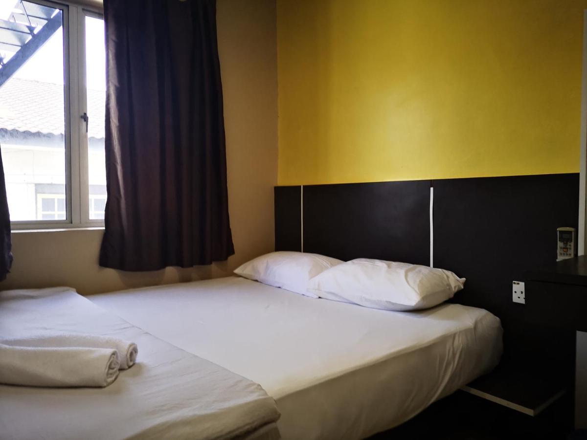 Dragon Door Hotel Sitiawan Exterior photo